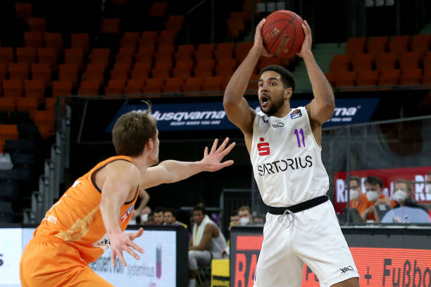 试让年轻球 试让年轻球